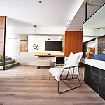 Dyo Hotel 4*
